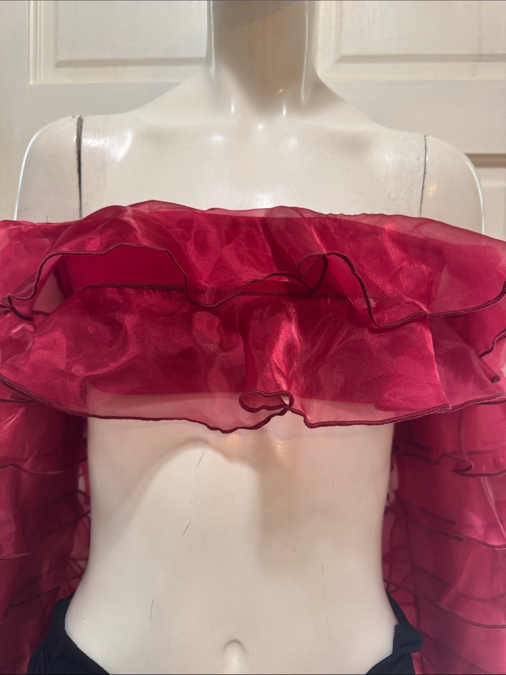 Anewsta Ruffled Off-Shoulder Crop Top in Fuchsia size small - Picture 3 of 13